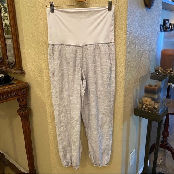 LULULEMON Women Light Gray Loose Fit Pants Size 6 - Picture 1 of 9